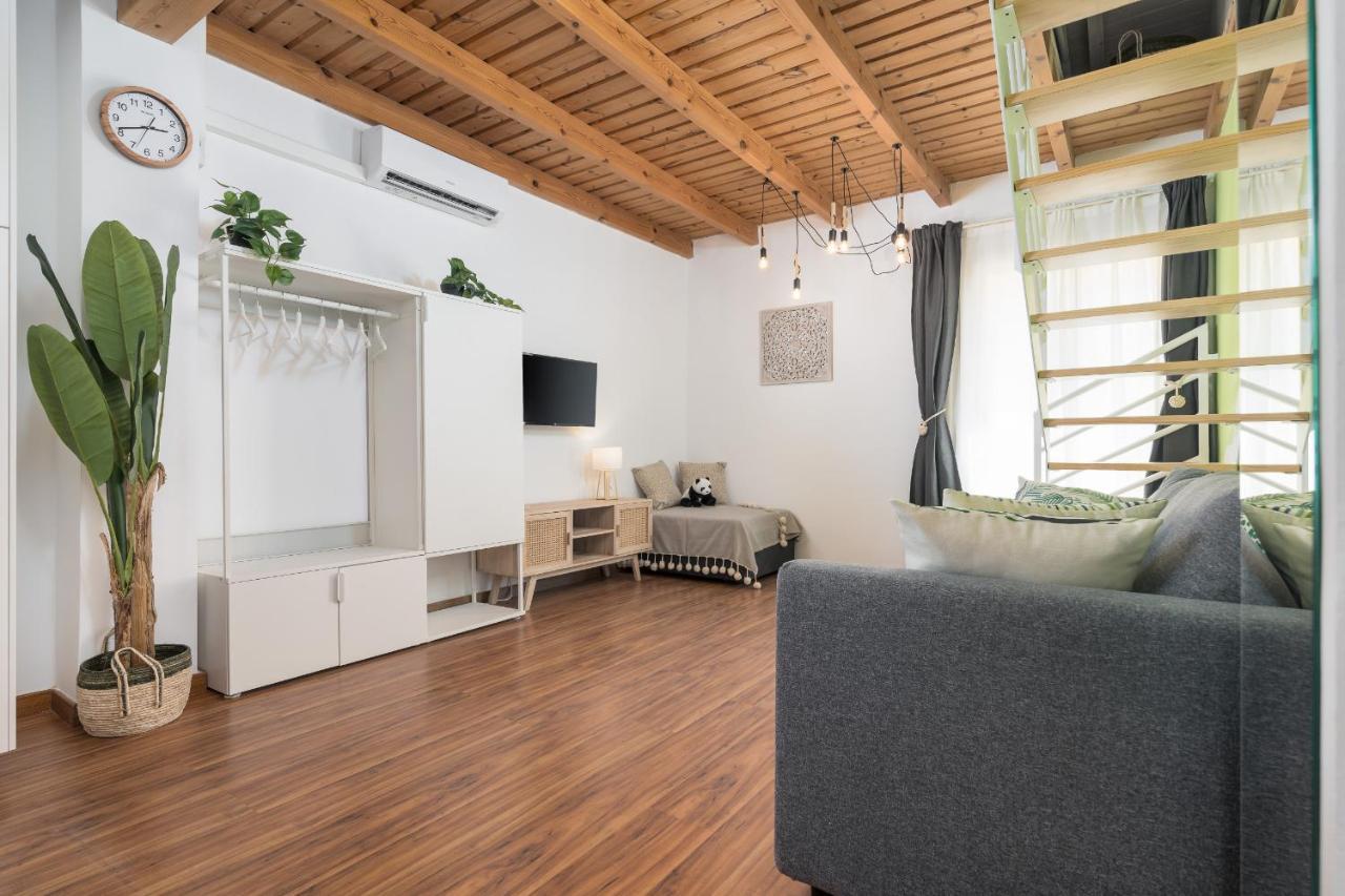 Suite Homes Alice Valentin Малага Экстерьер фото