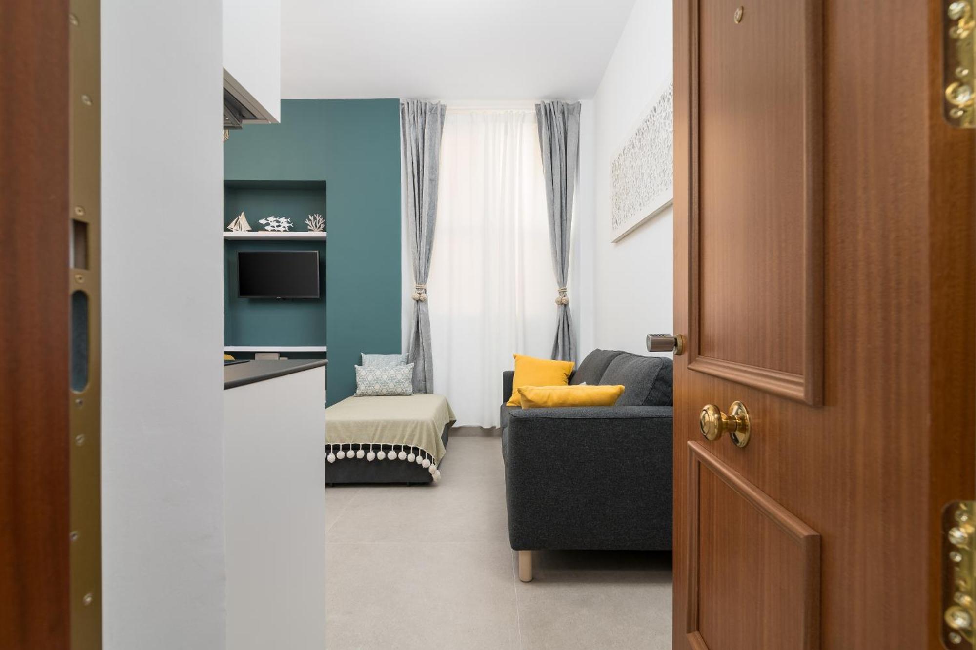 Suite Homes Alice Valentin Малага Экстерьер фото